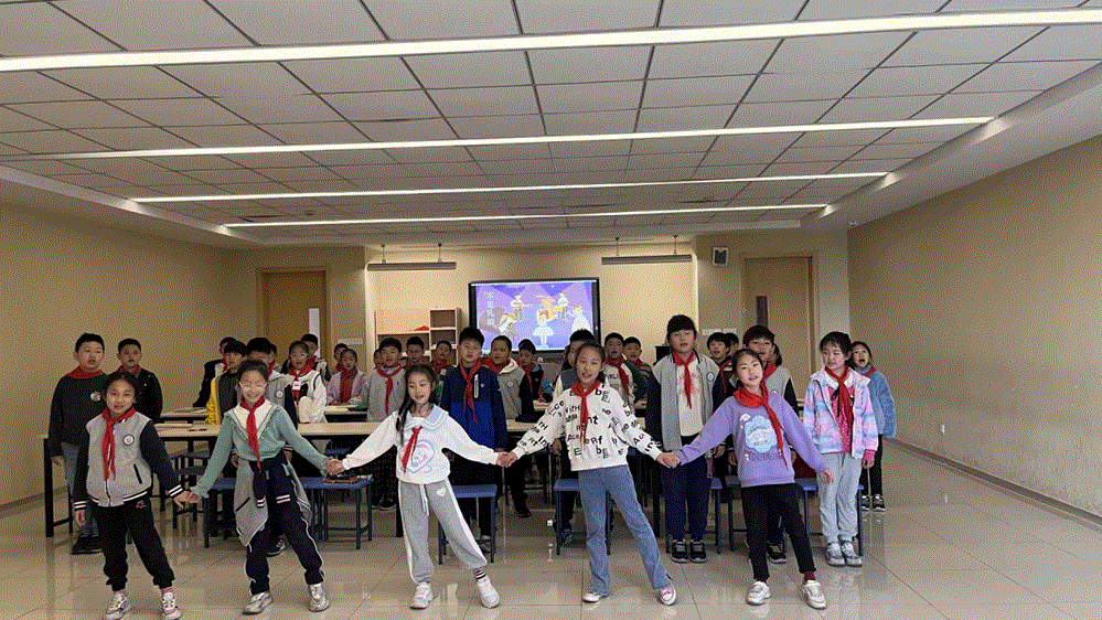 29de1a849a1e4b95b3984bde53806837.gif