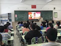 我为队旗添光彩 ——记东沙湖小学三年级“弘扬雷锋精神”主题队会活动