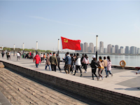 享运动之乐, 观园区之变——东沙湖学校党委组织党员教师徒步看园区活动