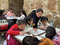 攀穹窿 绘春光——记东沙湖学校六年级春季社会实践活动