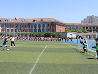 驰骋绿茵 激情碰撞——记东沙湖学校小学部足球表演赛